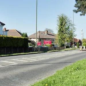 Cumberland House Gatwick B & B Bed & Breakfast Horley