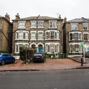 Oyo The Greenland Hotel London
